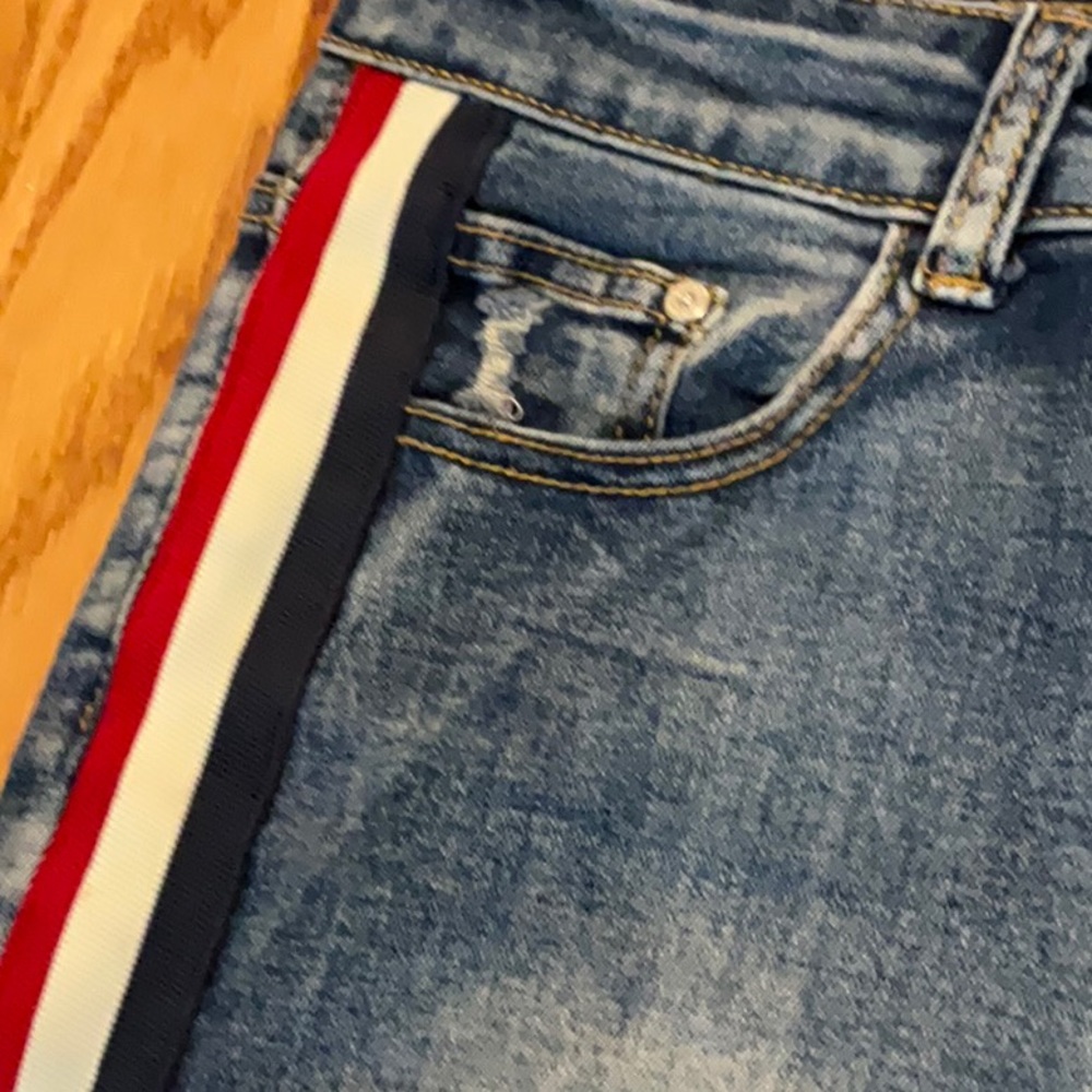 Blue Topic~Skinny Distressed~Cute 💙❤️ - Picture 4 of 11